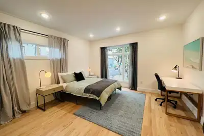 Image de Modern & Clean 4-Bedroom in Jersey City Heights! ! !