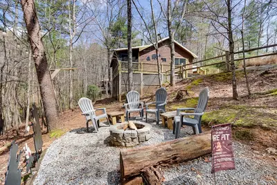 Image de Blue Ridge Cozy Cabin in the Woods w/ Hot Tub!