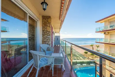 Image de Appartement avec excellent emplacement en bord mer