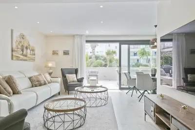 Sitges Spaces Urban Beach Flat-3 Chamb. /3 Bain/Grande terrasse/Près de la plage