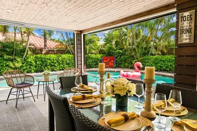 Image de Walk to Beach | Heated Pool | Sleeps 10