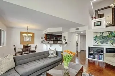 Image de Laguna Beach canyon living done right.
