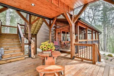 Image de Three Loves Cabin | Cherry Log, Ga