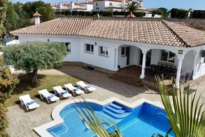 Image de Mara villa con piscina privada jardín