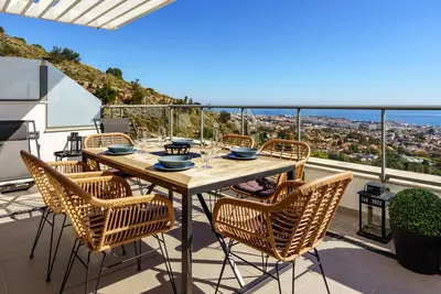 Image de Fantastic Seaview Penthouse by Costarentals - Ref 20