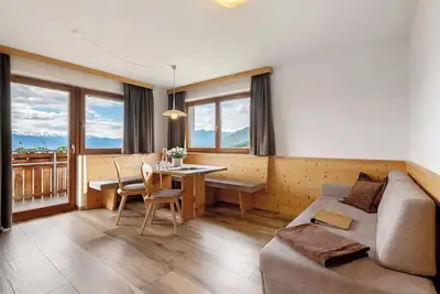 Image de Appartement 'Forchnerhof Apt Rose' avec vue sur la montagne, jardin partagé et Wi-Fi