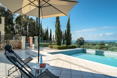 Image de Appartement 'Villa Millianna - Ground Floor Apt' avec vue sur la mer, Wi-Fi et climatisation
