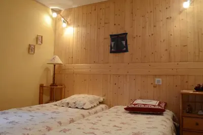 Image de Rez-de-chaussée, balcon, parking, télévision, 40m², Châtel