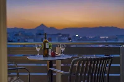 Adel, Luxury City Apartment