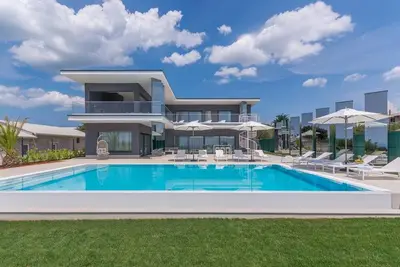 Luxury Villa Nimai Luce with private pool, air conditioning, Wifi, private parking, sea view in Istria