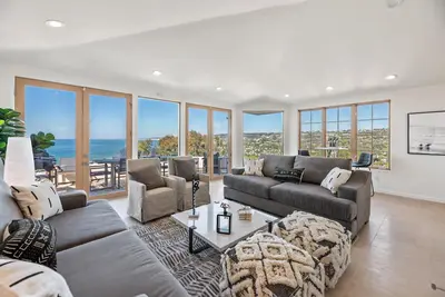 Image de Coastal Lookout: 4br Luxury Home w/ Beautiful Patio & Jet Tub in La Jolla