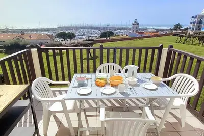 Image de Appartement vue mer sur le port, 4 personnes, accès gratuit parc aquatique