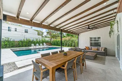 Image de Luxury Pool Home in Downtown West Palm Beach!