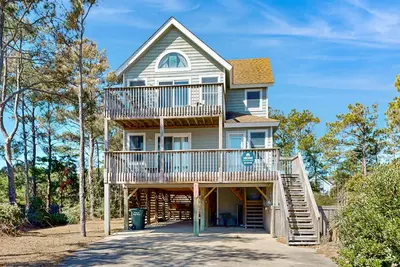 Image de Inviting dog-friendly home with pool, full kitchen, central Ac, & W/D