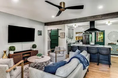 Image de Private Luxury Oasis | Hot Tub | 2x 50\"Outdoor TVs