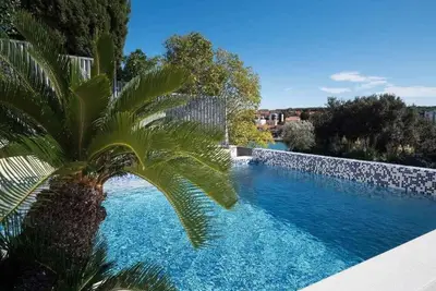 Image de Villa avec piscine et vue sur la mer