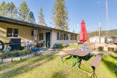 Image de Quiet Challenge-Brownsville Home Near Collins Lake