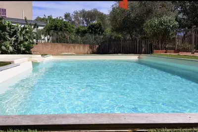 Image de 46m² avec terrasse - résidence avec piscine