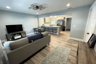 Image de Cozy Savannah 5br Home