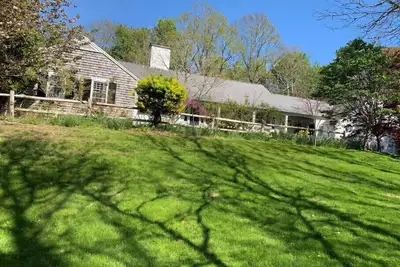 Image de Historic Yarmouth Hilltop Home w/ Marsh View & A/C