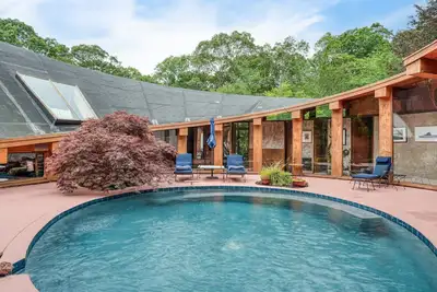 Image de Mid-Century Modern Retreat