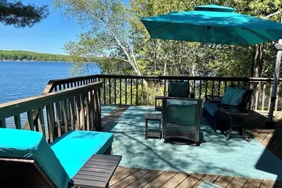 Image de Awesome Game Room; Near Boyne Mtn; Fireplace; Stunning Lakefront Reno; Huge Deck