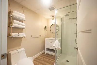 Image de Suite avec chambre fermée (Le Court-toit)