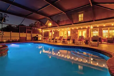 Image de Luxe Escape: Fire Pit, Pool, Golf near Ami & Img