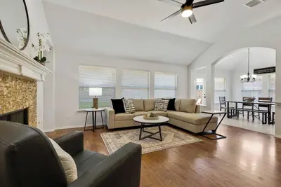 Image de Tch - 3br\/2ba Home in Allen - C