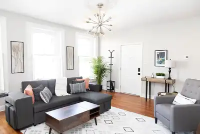 Image de Private Ground Level 2br Condo