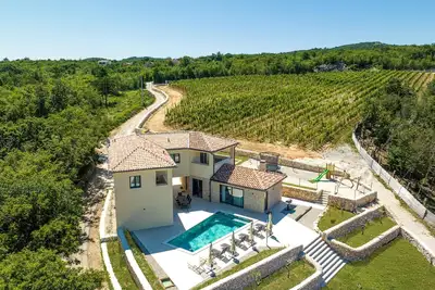 Image de Belle maison Ă Bartici avec WiFi
