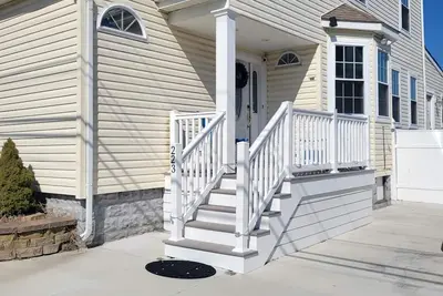 Image de Large Private Family Beach House 3 Blocks from Beach! \n