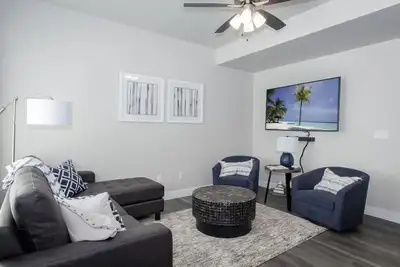 Image de The Fastlane #40 -  Legacy Beach Resort - Lake, Pool and Hot Tub Access!