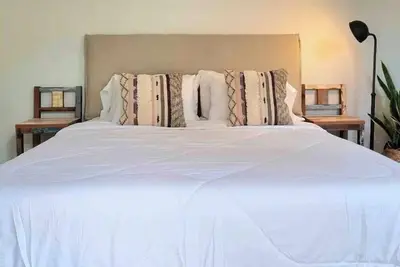 Image de The C Spot: Central, Clean, Comfy, and Cute
