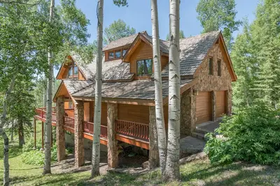 Image de Wapiti Mountain Escape by AvantStay | Commanding Views Wonderful Home w\/ Hot Tub