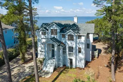 Catch N Relax: Soundfront | Pool/Hot Tub