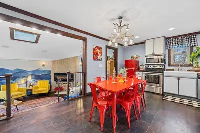 Image de Deer Bluff Cottage, retro, hot tub, arcade, near Avl\/Chimney Rock\/Black Mtn