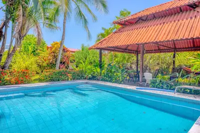 Image de Colorful, dog-friendly home with private pool, W\/D, & lush setting