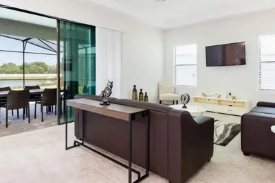 Image de Spacious 5 Bed Pool Home Balmoral Resort-5Sltsfp2