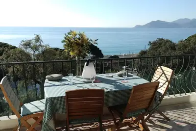 Image de Appartement vue mer panoramique, plage 150 M, terrasse, parking, clim