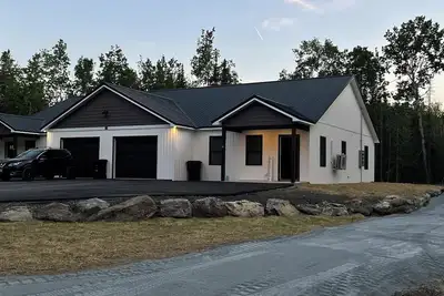Image de Brand New Modern 2 bedroom 2 bath single level