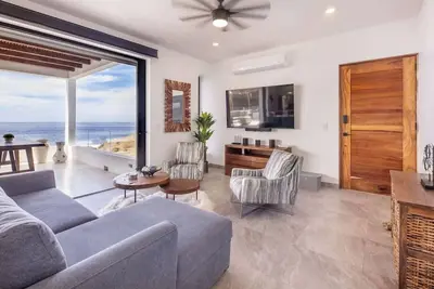 Image de Beautiful Boutique Residence by the Ocean's Edge