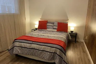 Image de Entire family oriented home with 2 Bedrooms /1Ba, 35 minutes to downtown by bus.