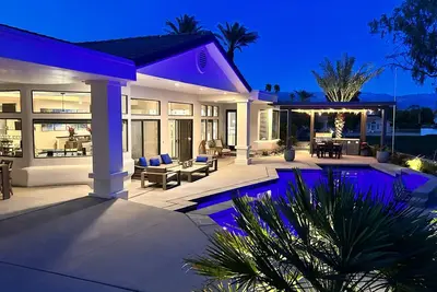 Image de Beautiful Coachella Valley Golf Course home with Pool