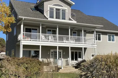 Image de Three Decks overlook Marina basin and views of the Chesapeake and Eastern Bays