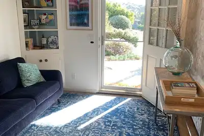Image de Private and peaceful 2 Bdr 1 Ba retreat. Walking distance to the beach.