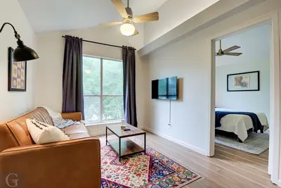 Image de Cute 2b/1Ba Apartment in South Highlands!