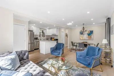 Image de Chic & Cozy 3 Bd/2 Ba House w/Free Parking