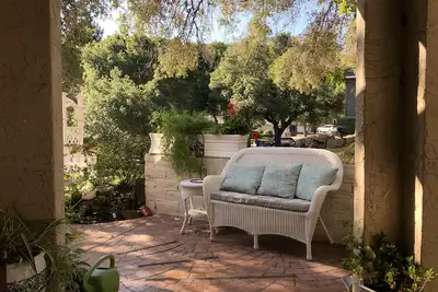 Image de Bright Garden Guest Suite in Los Gatos, Heart of Silicon Valley