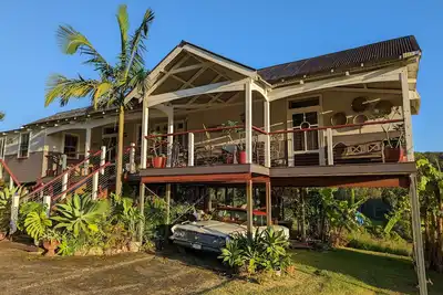 Image de Farmhouse with character and rustic style!